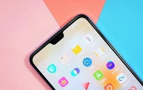 首創(chuàng)雙極夜柔光燈 vivo S9獲央視點(diǎn)贊