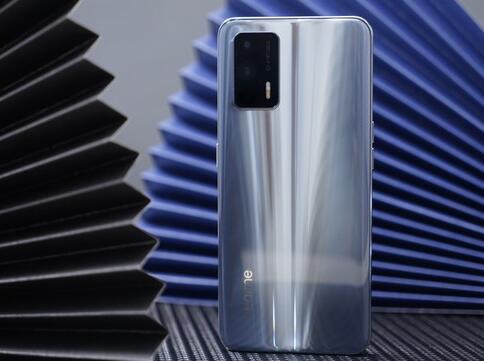 五一假期好幫手 realme真我GT驍龍888性能強勁