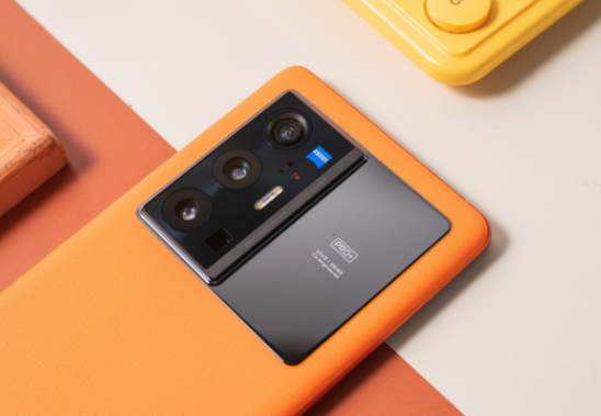 2021最值得買的手機推薦?目前這4部手機內外兼修，三五年不過時